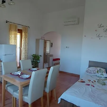 Winehouse With Seaview Gregoric Apartment *