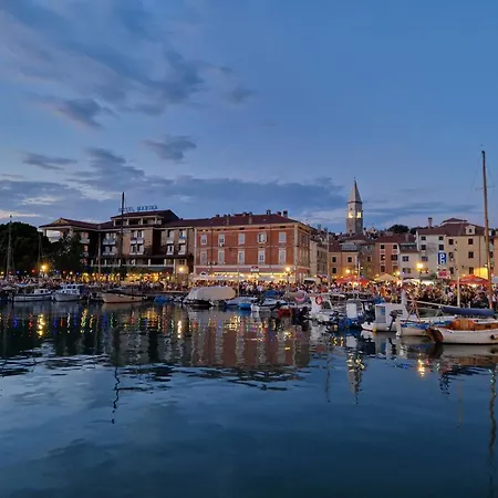 Winehouse With Seaview Gregoric *