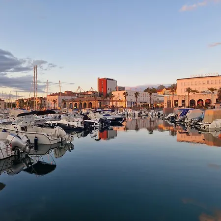 Winehouse With Seaview Gregoric