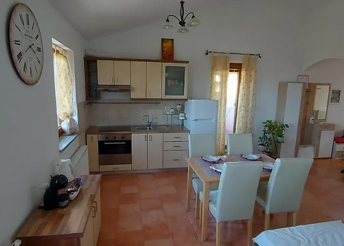 Winehouse With Seaview Gregoric Daire