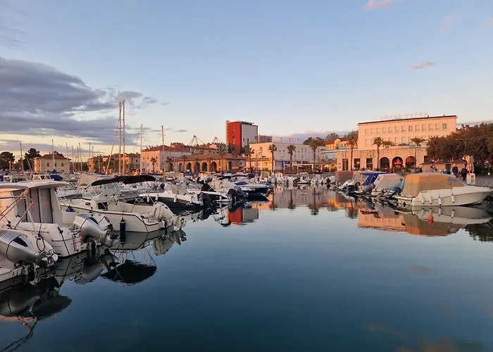 Winehouse With Seaview Gregoric